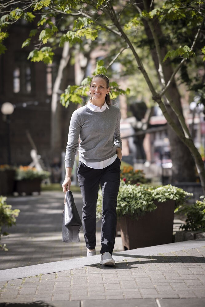 Cutter & Buck - Edgemont Chinos Dames Beige 36/S Cutter & Buck - Edgemont Chinos Dames Beige 36/S