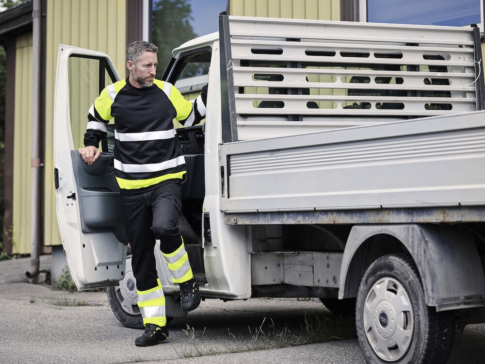 Jobman - 2314 Hi-Vis Service Trousers Navy/Geel C56 Jobman - 2314 Hi-Vis Service Trousers Navy/Geel C56