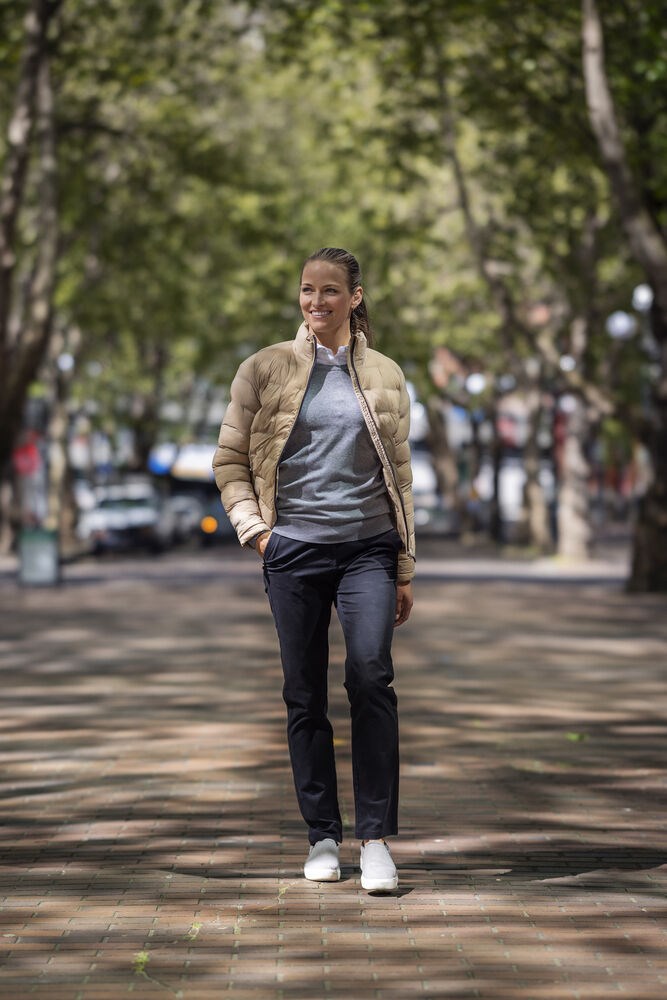 Cutter & Buck - Edgemont Chinos Dames Beige 36/S Cutter & Buck - Edgemont Chinos Dames Beige 36/S